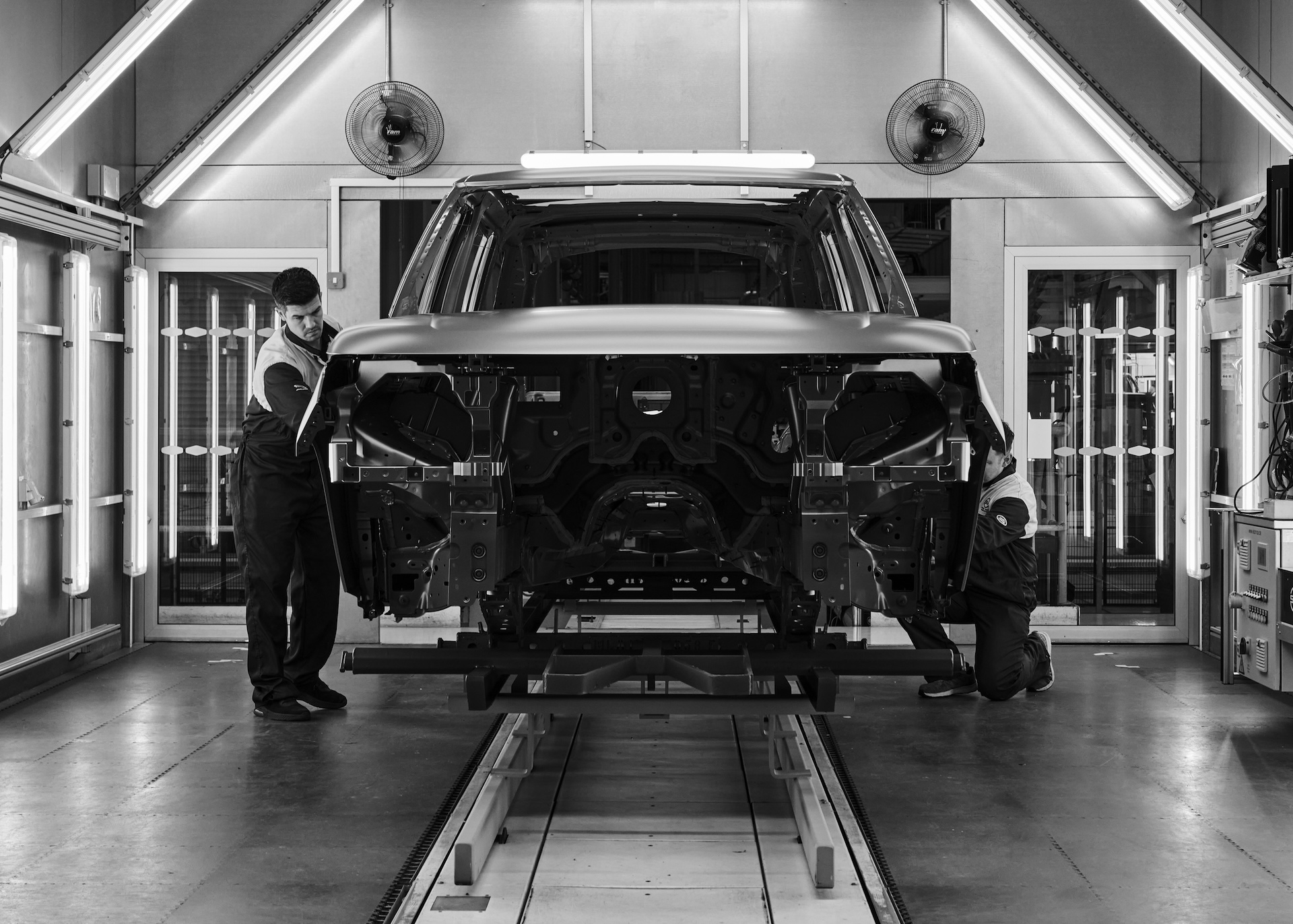 Aukščiausio lygio individualizavimo paslauga „SV Bespoke“ tampa prieinama ir „Range Rover Sport“ modelyje