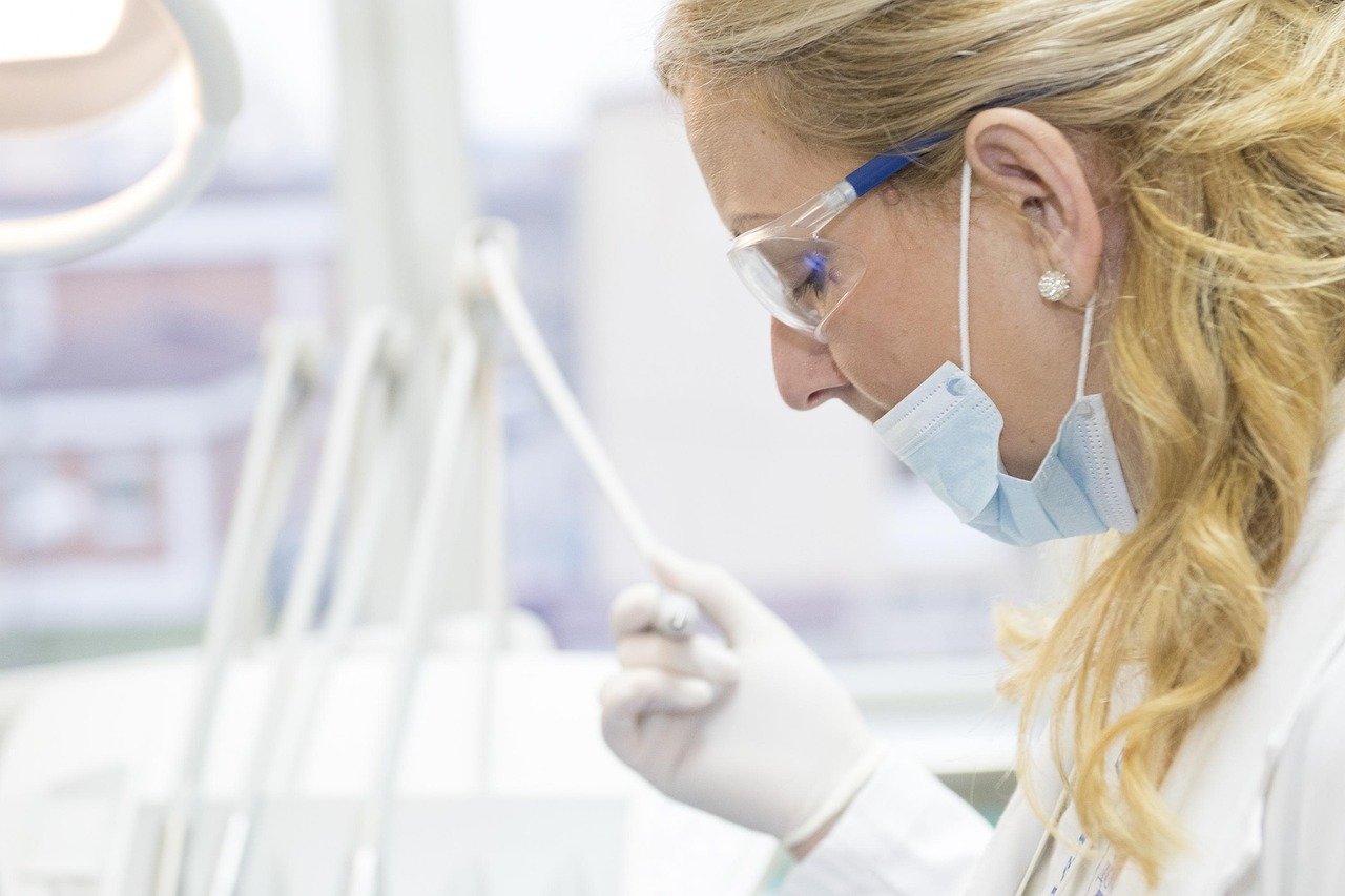Dantų tiesinimas breketais Vilniuje Domus Dentes klinikoje